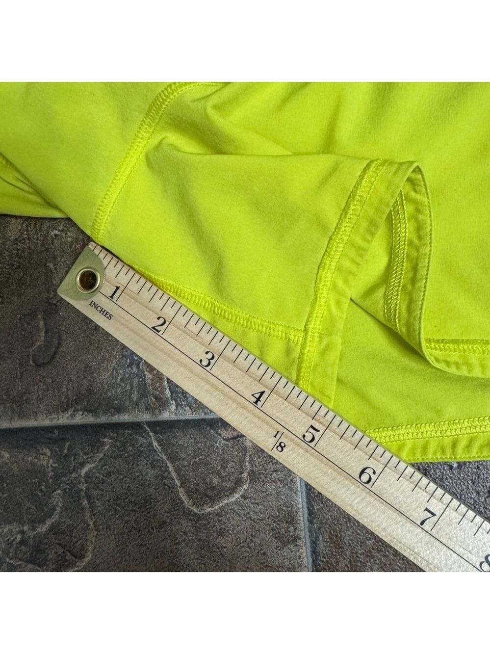 Lululemon Shorts Highlight Yellow - Picture 11 of 11